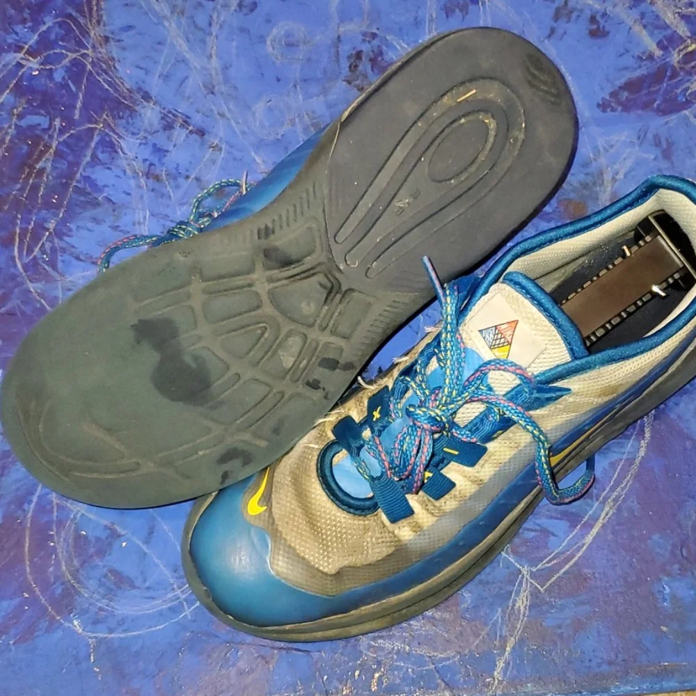 Nike Air Max youth running shoe